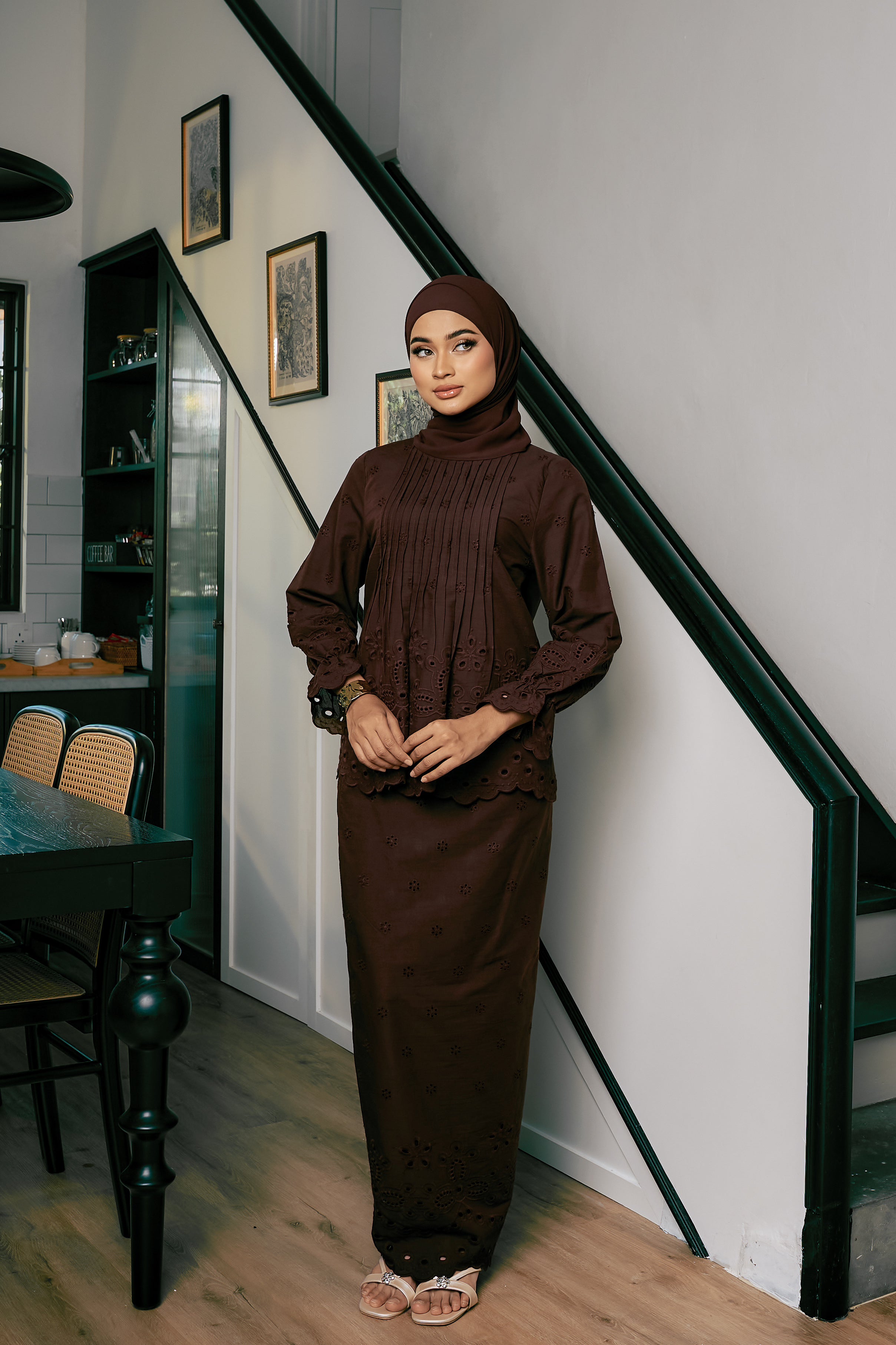 SORAYA IN DARK BROWN