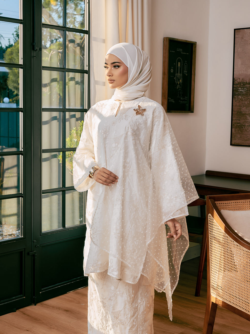 DEWI IN WHITE